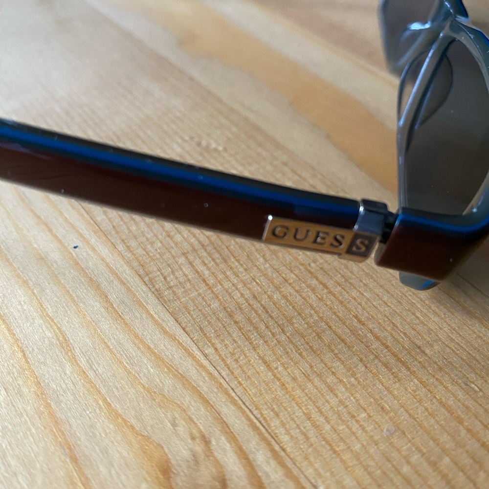 Guess Dark Brown Sunglasses